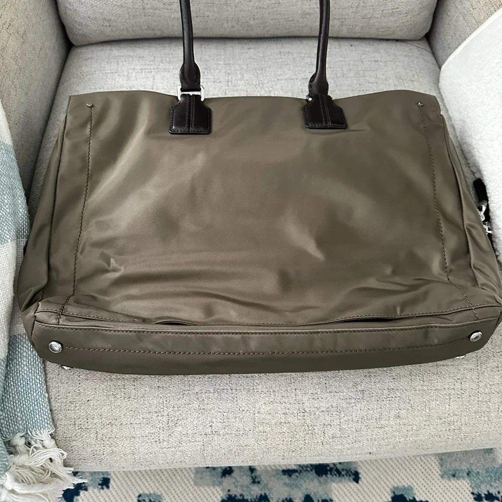 Tumi Large Voyageur Tote bag, Business bag. Water and stain resistant coating - Picture 2 of 7